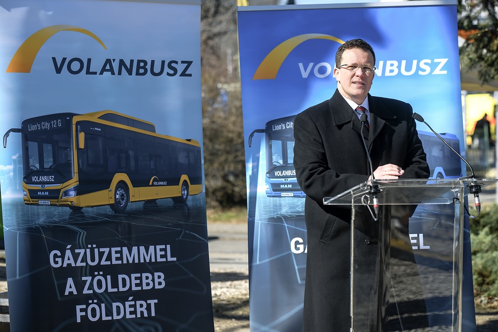Pafféri Zoltán bejelenti a CNG buszokat