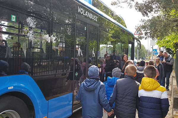 autobusz bemutatasa altalanos iskolas gyerekeknek