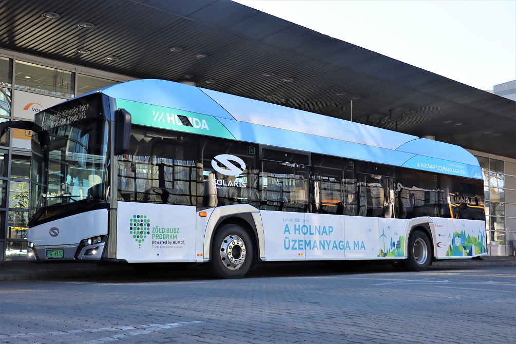 Hidrogén-hajtású demonstrációs busz a Népligetben