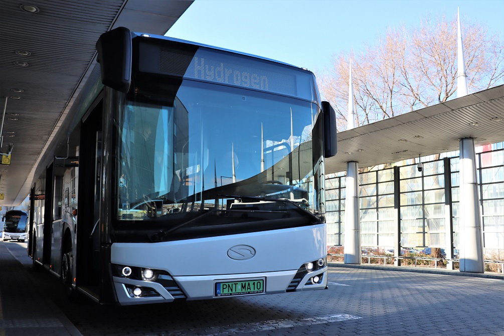 Hidrogén-hajtású demonstrációs busz Népliget Autóbusz-állomáson
