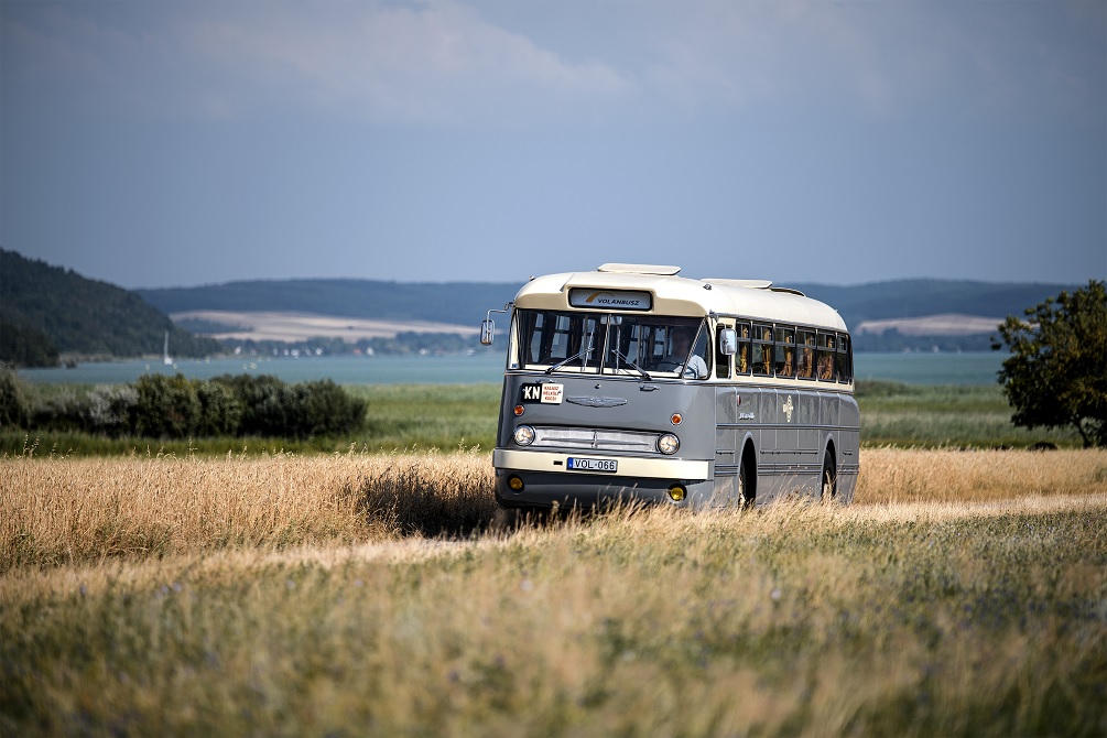 Szürke Faros a Balatonnál