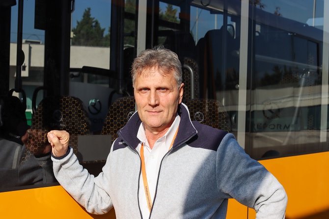 Simon János autóbusz-vezető