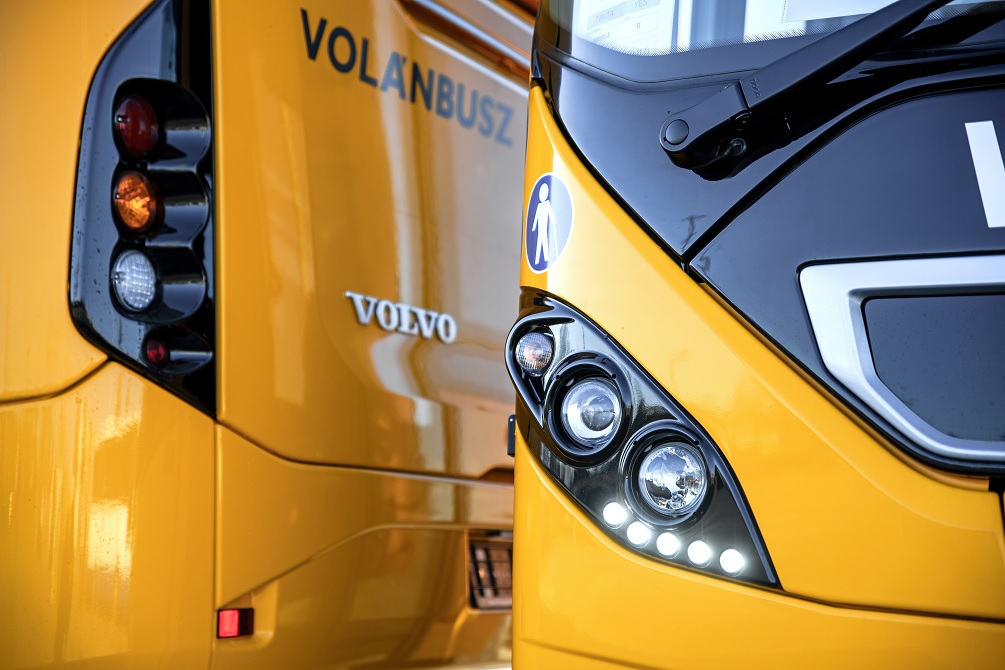 Volvo 8900 Volánbusz eleje és hátulja