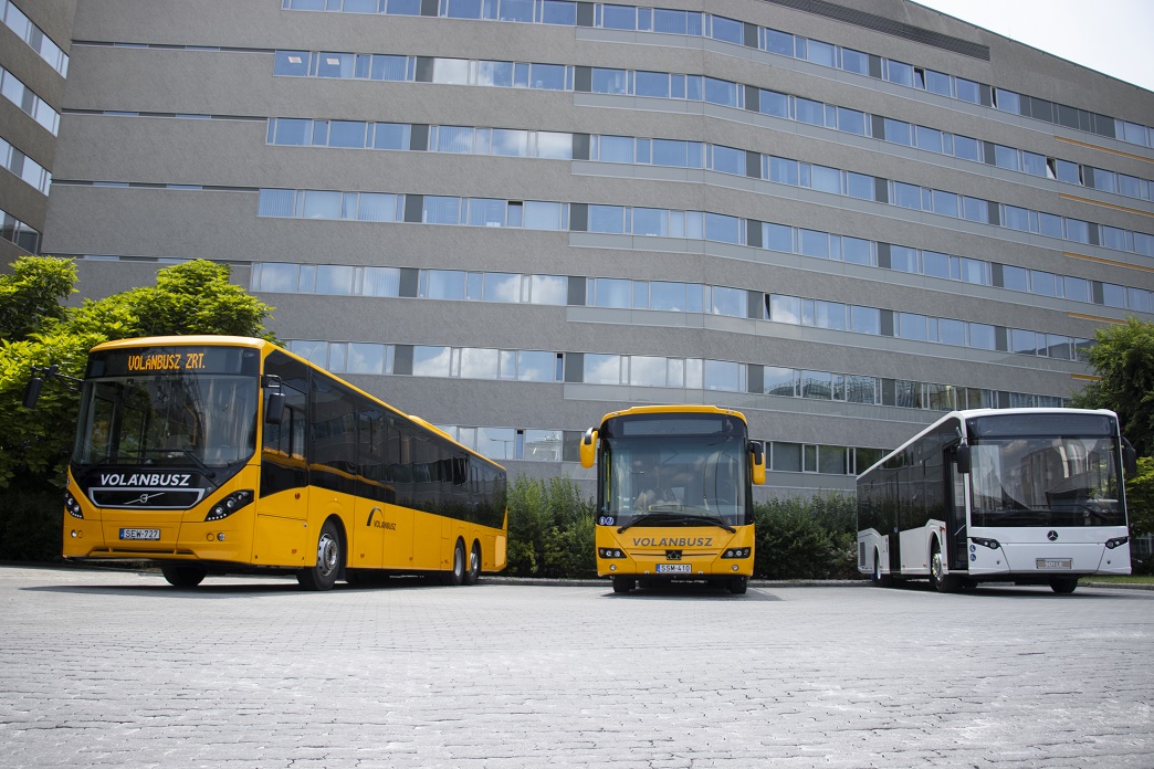 A képen a CREDOBUS Econell 12, Volvo 8900 B6SC, Mercedes-Benz REFORM 501 LE buszok láthatók.