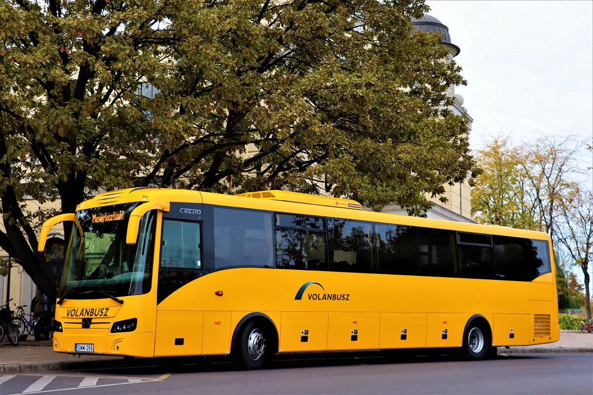 A képen látható: Credobus Inovell típusú autóbusz