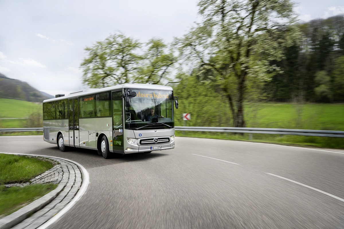 A képen a tesztbusz látható.